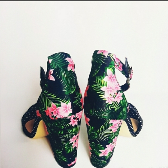 New Tropical Polka Dot heels - Picture 3 of 3